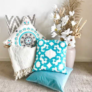Kissenhülle Hirzlih offwhite Stickerei türkis 45 x 45 cm
