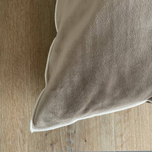 Kissenhülle Big Flauschi taupe - offwhite Bordüre - 60 x 60 cm