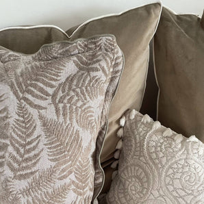 Kissenhülle Big Flauschi taupe - offwhite Bordüre - 60 x 60 cm