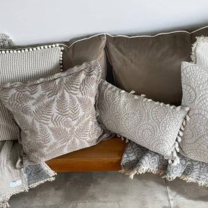 Kissenhülle Chenille Farn taupe - Bordüre - 50 x 50 cm