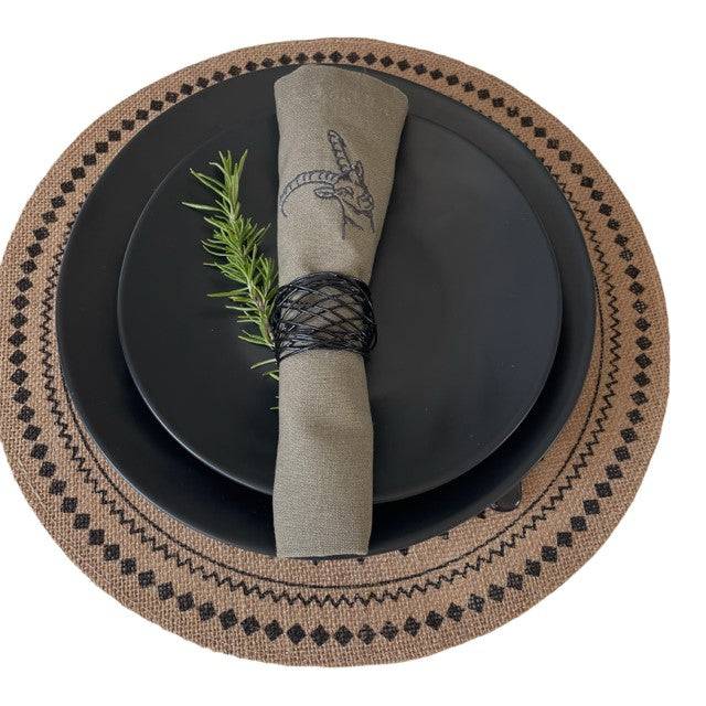 Lot de 2 ronds de serviettes en grès noir mat KIWAFU | Maisons du Monde Lot de 2 ronds de serviettes en grès noir mat KIWAFU | Maisons du Monde