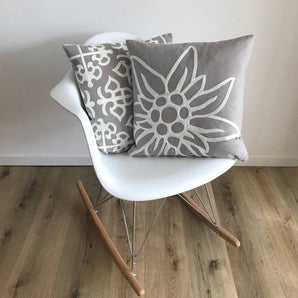 Kissenhülle Edelweiss taupe - Stickerei offwhite - 45 x 45 cm